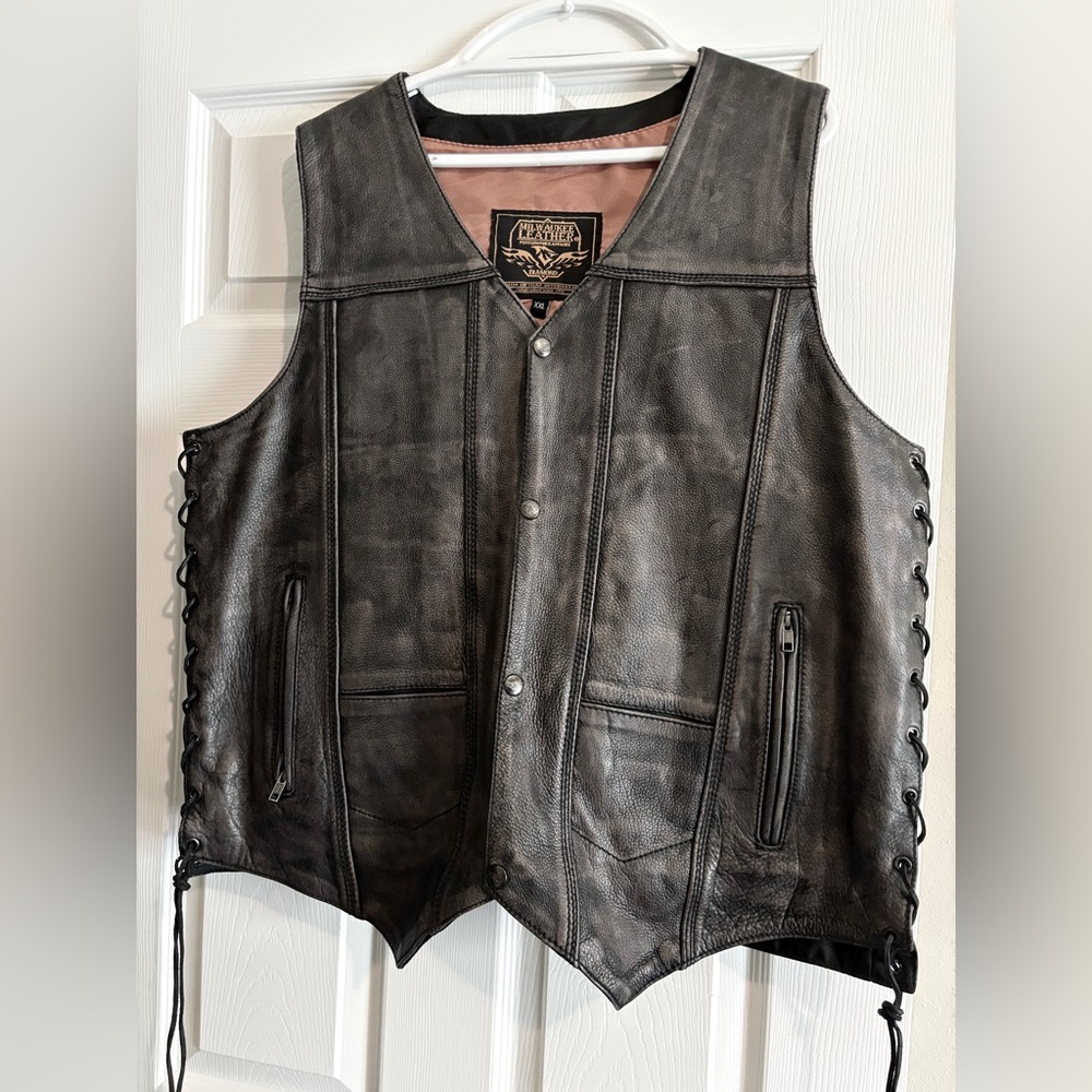 Milwaukee Leather MLM3540  Distressed 10 Pockets. Conceal Your Piece